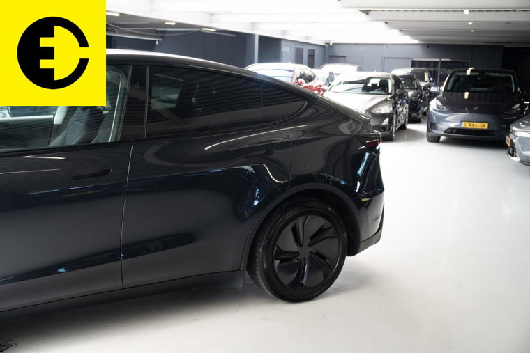 Vehicle Image 37