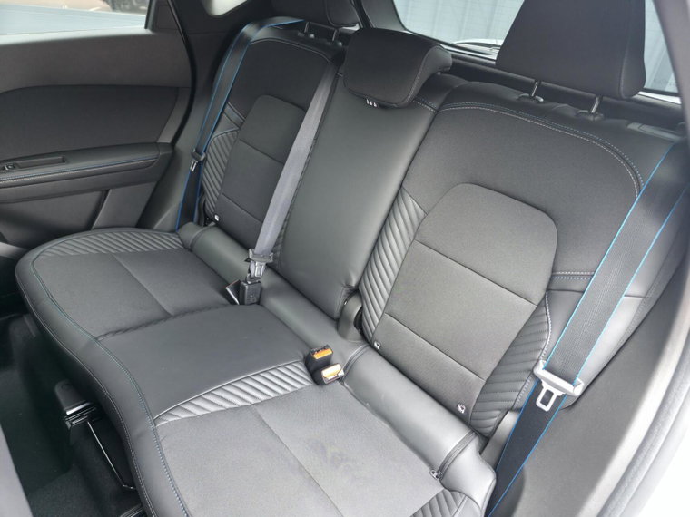 Vehicle Image 37