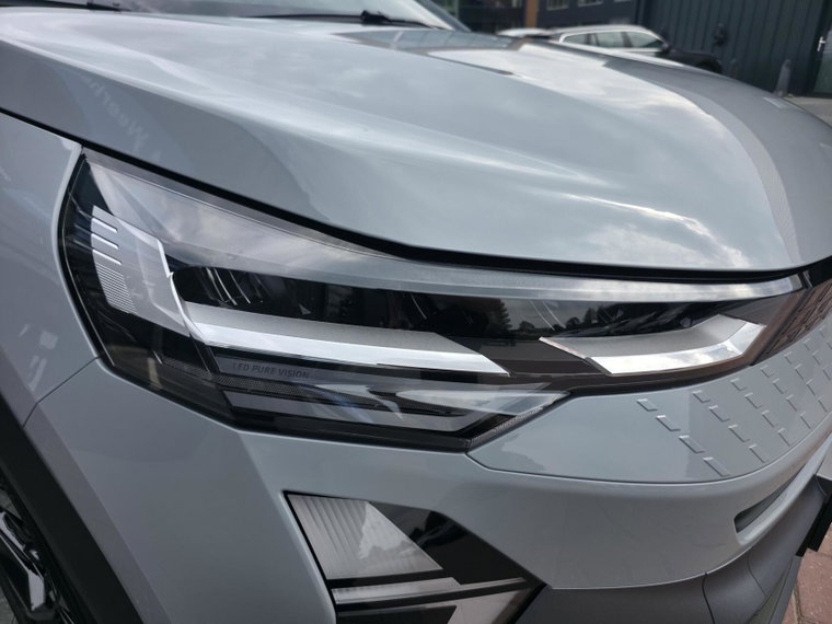 Vehicle Image 40