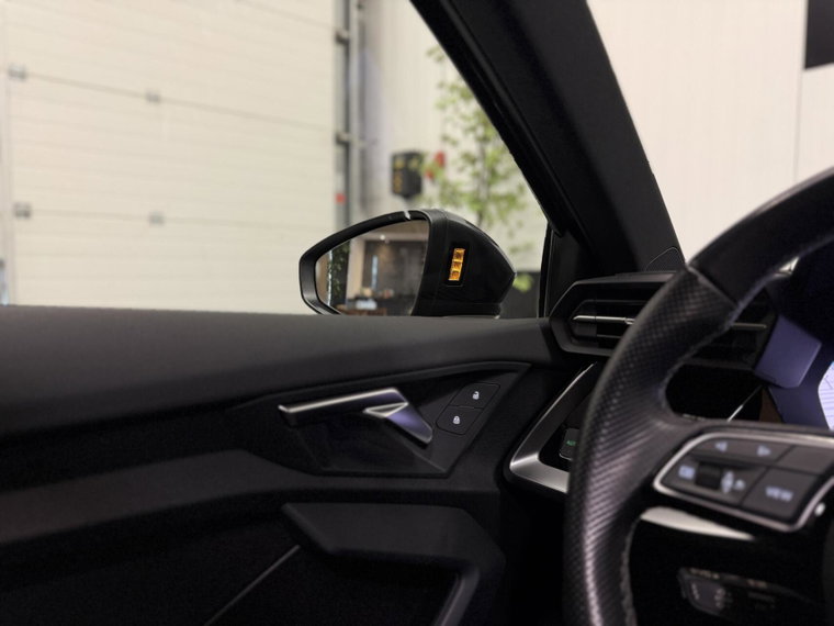 Vehicle Image 40