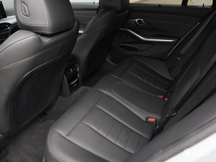Vehicle Image 45