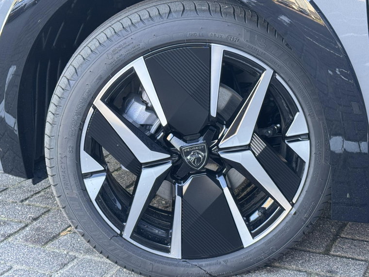 Vehicle Image 24