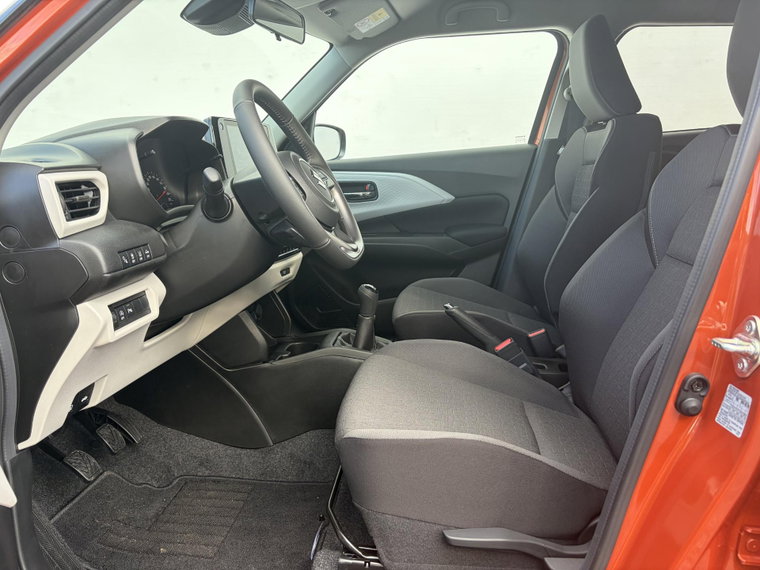 Vehicle Image 12