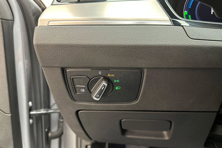 Vehicle Image 23