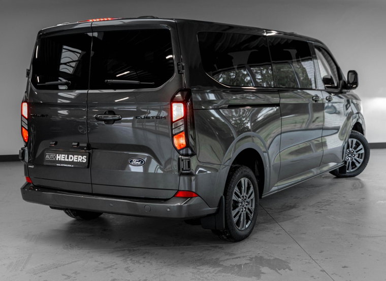 Vehicle Image 8