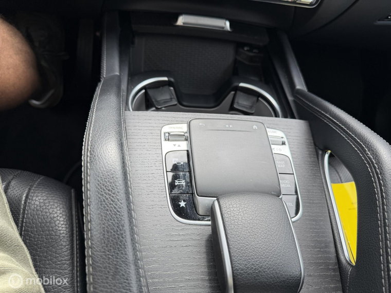 Vehicle Image 35