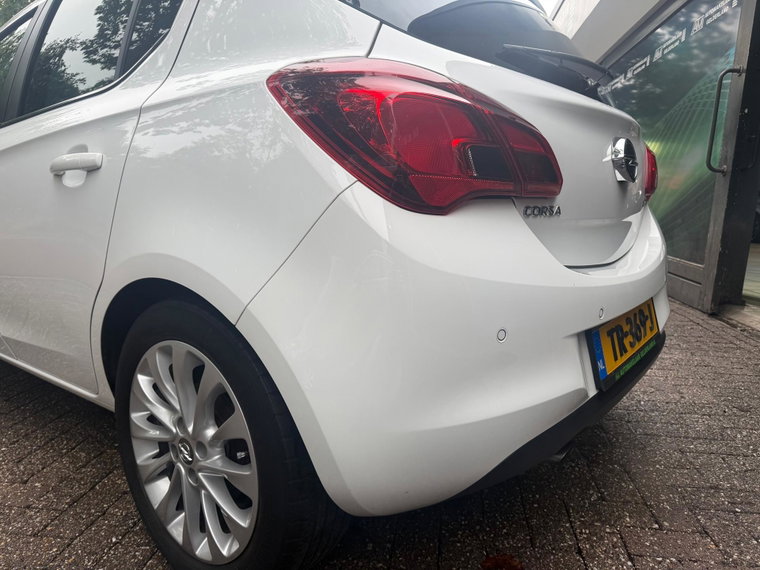 Vehicle Image 17
