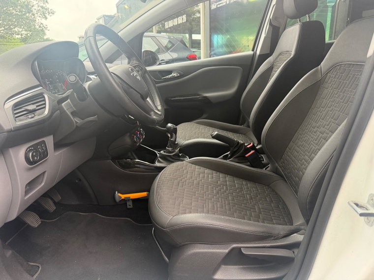 Vehicle Image 19