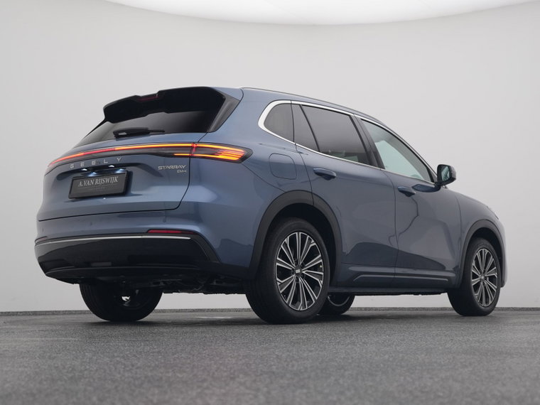 Vehicle Image 16