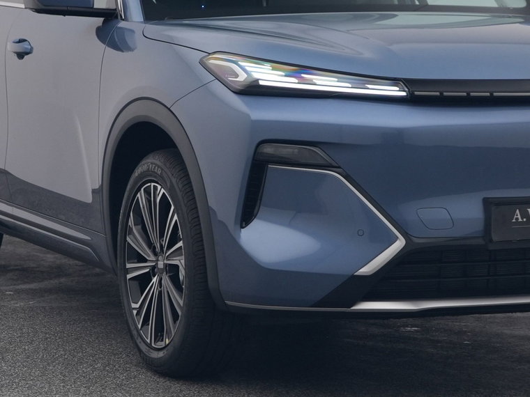 Vehicle Image 17
