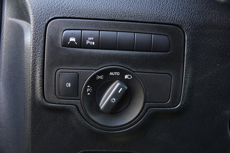 Vehicle Image 32