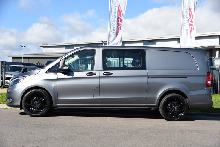 Vehicle Image 9