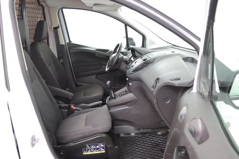 Vehicle Image 13