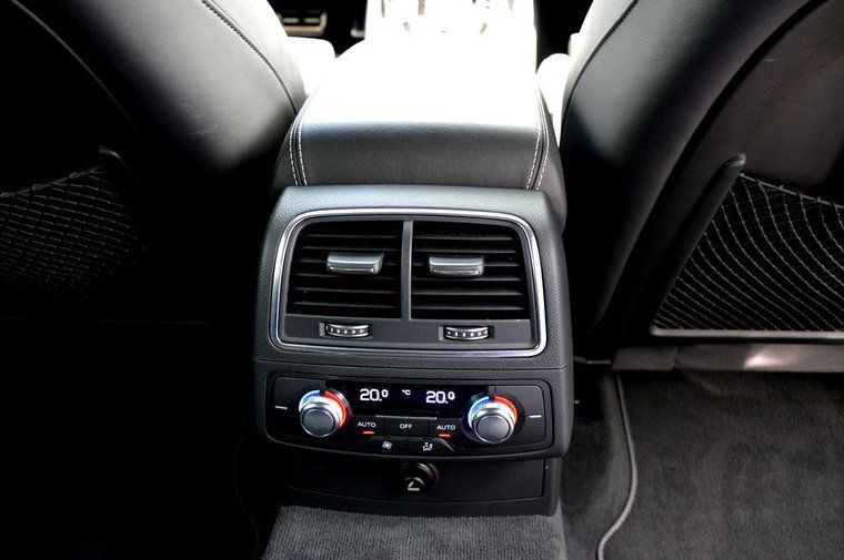 Vehicle Image 24