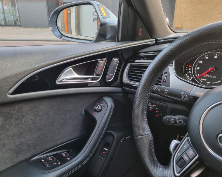 Vehicle Image 17