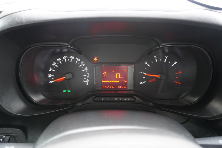 Vehicle Image 17
