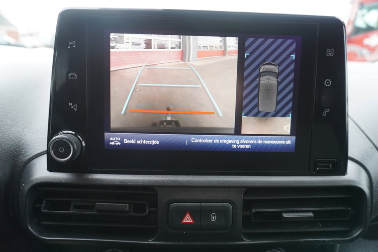 Vehicle Image 19