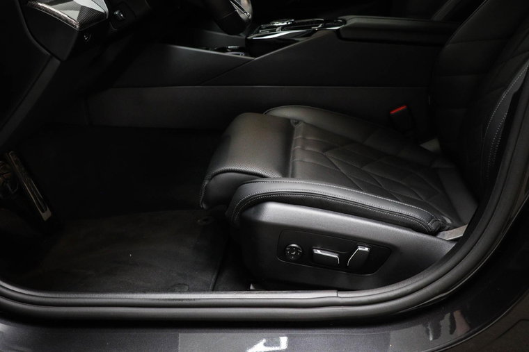 Vehicle Image 37