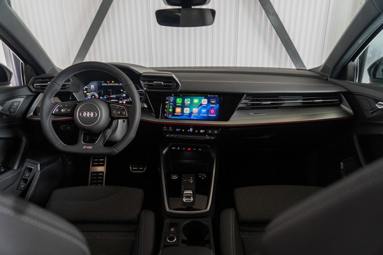 Vehicle Image 19
