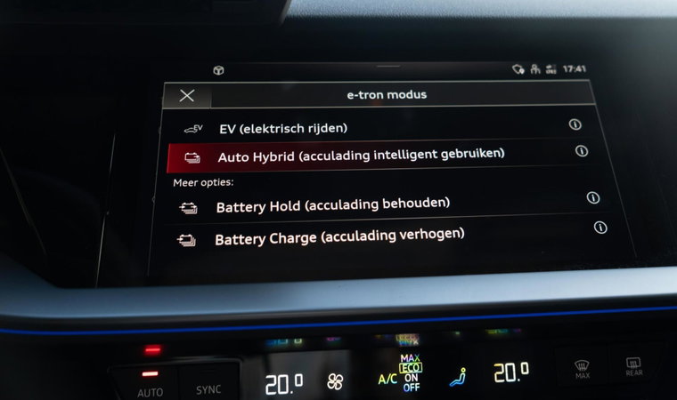 Vehicle Image 30