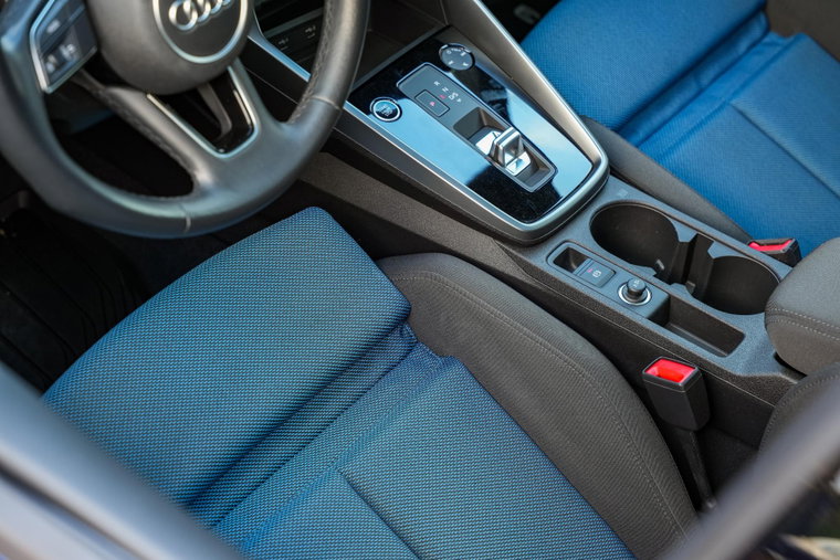 Vehicle Image 21