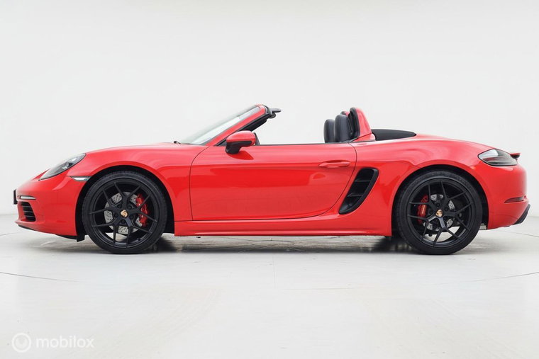 Vehicle Image 12