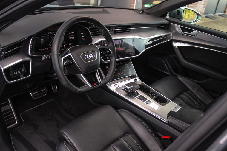 Vehicle Image 13