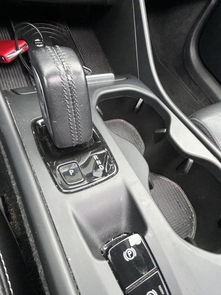 Vehicle Image 23