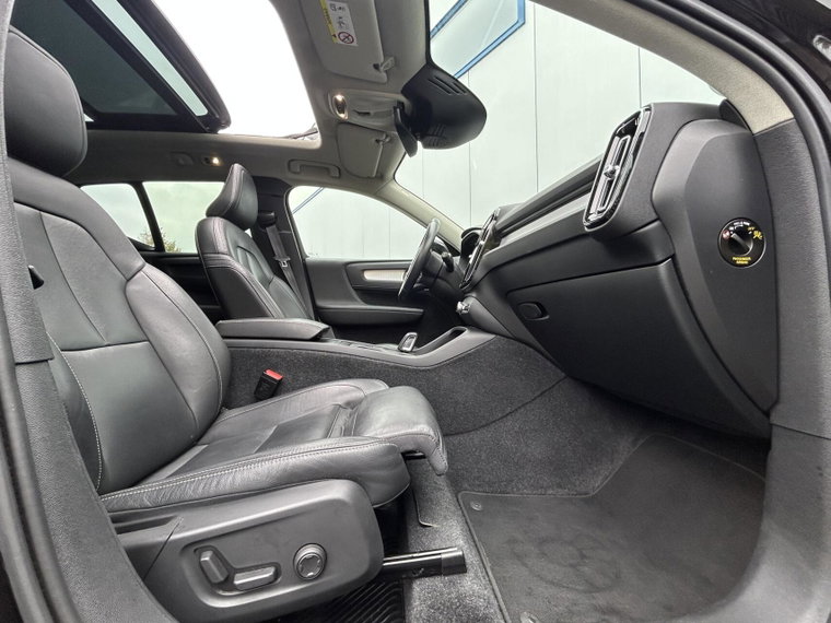 Vehicle Image 38