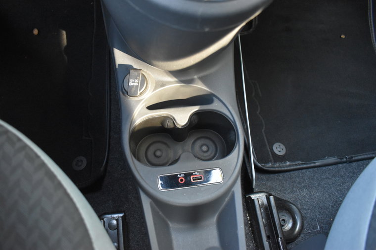 Vehicle Image 21