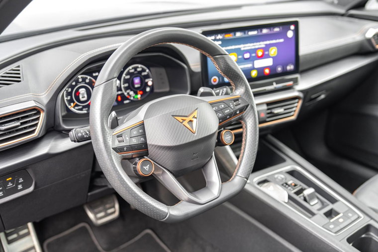 Vehicle Image 25
