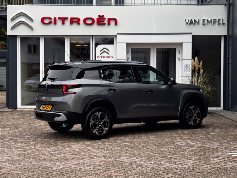 Vehicle Image 26
