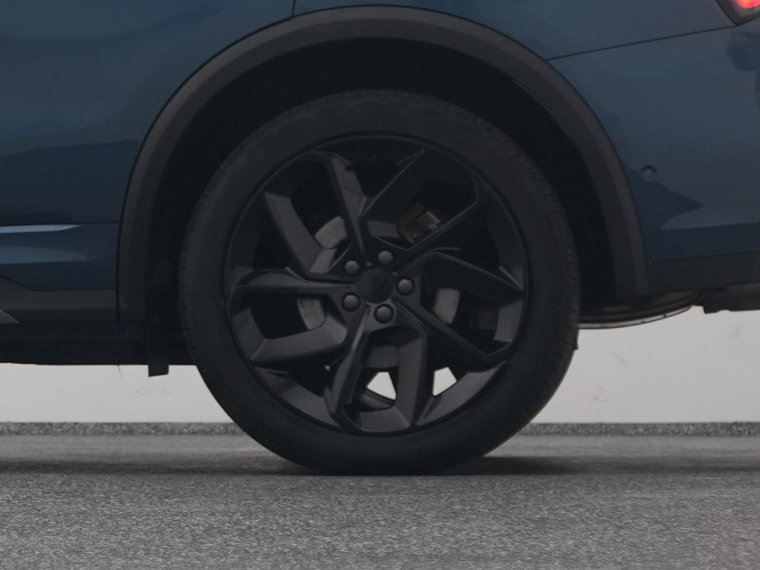 Vehicle Image 40