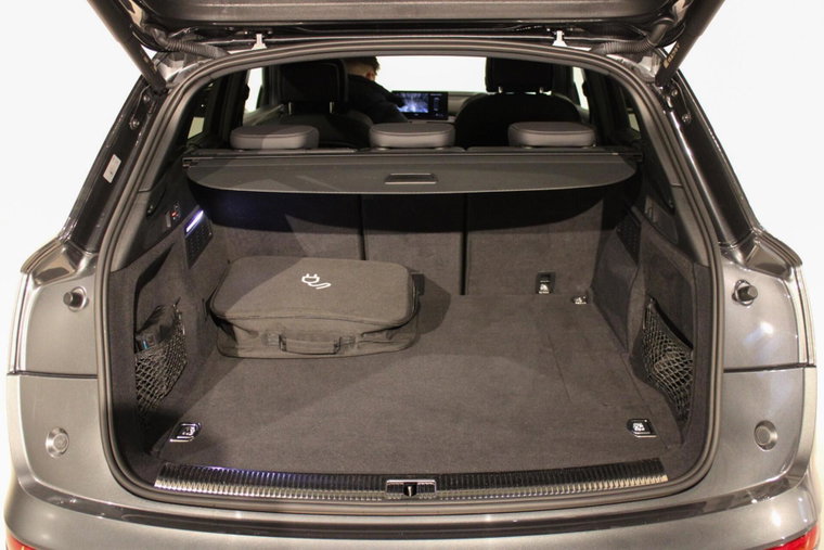 Vehicle Image 15