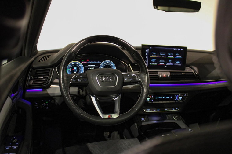 Vehicle Image 21