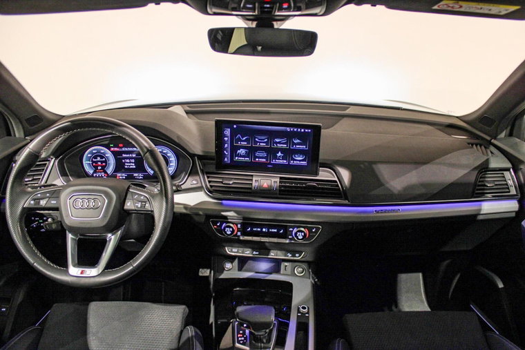 Vehicle Image 11