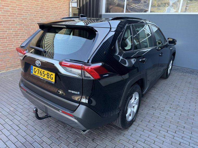 Vehicle Image 16