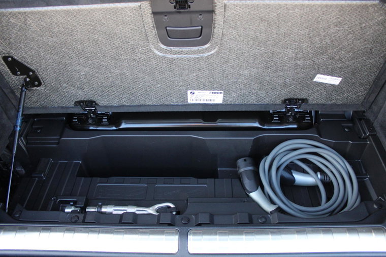 Vehicle Image 32