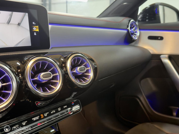 Vehicle Image 35