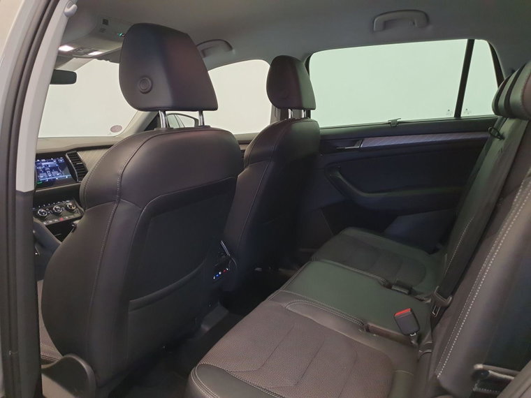 Vehicle Image 25