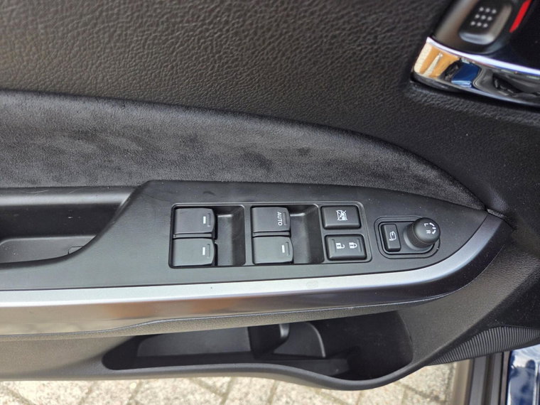 Vehicle Image 24