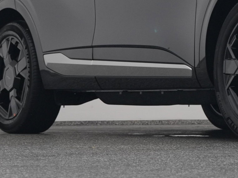 Vehicle Image 35