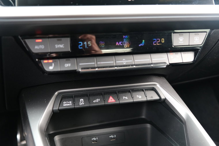 Vehicle Image 29