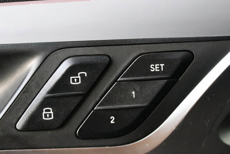 Vehicle Image 24