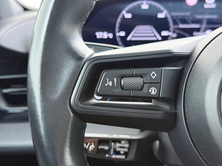 Vehicle Image 32