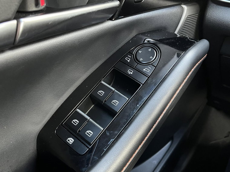 Vehicle Image 33