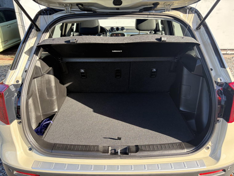 Vehicle Image 18