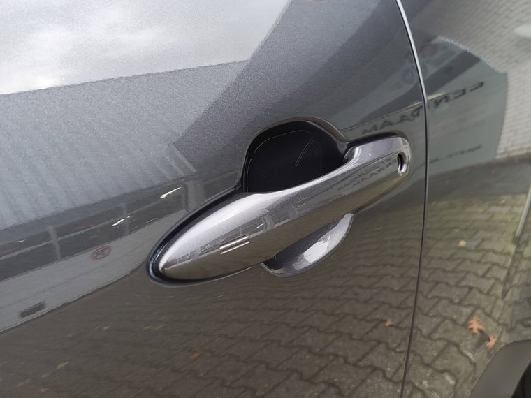 Vehicle Image 32