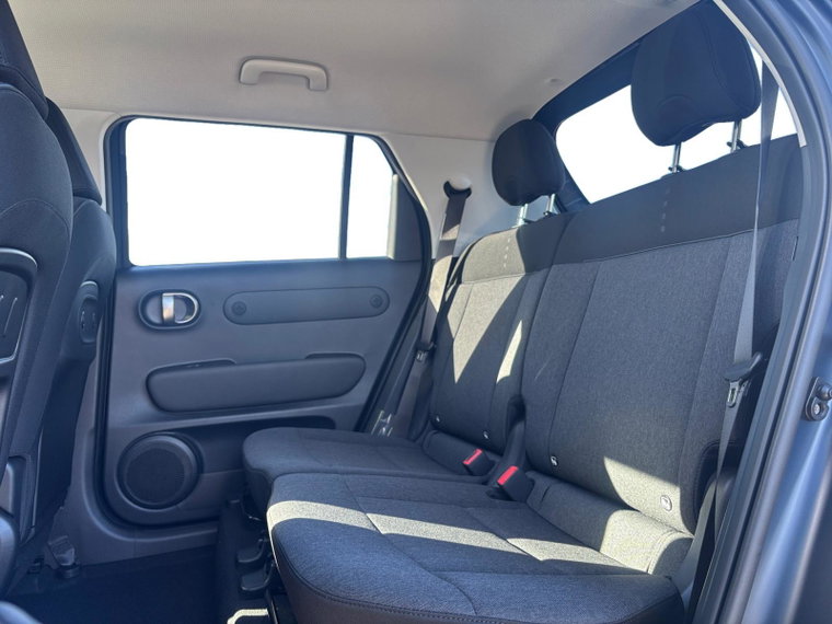 Vehicle Image 11
