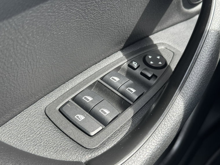 Vehicle Image 28